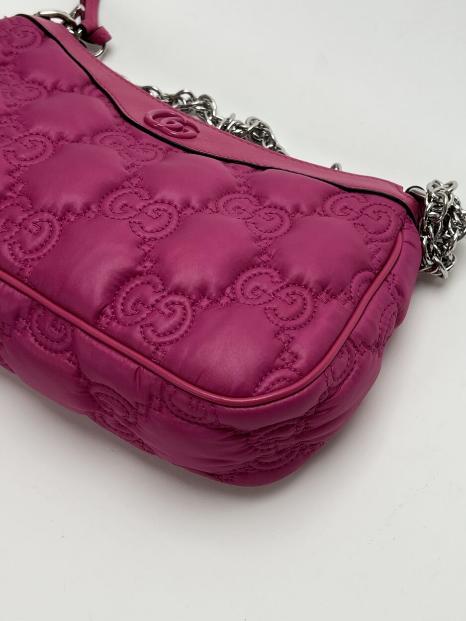 angolo 1 Gucci GG Matelassé Nylon Fucsia