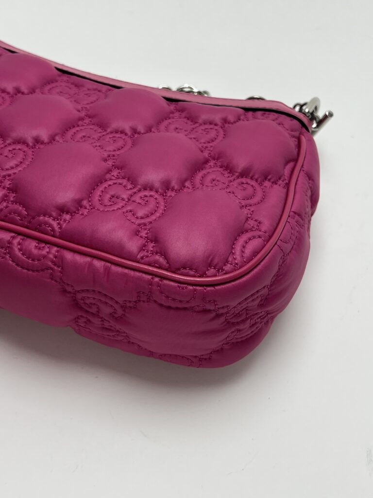 angolo 2 Gucci GG Matelassé Nylon Fucsia