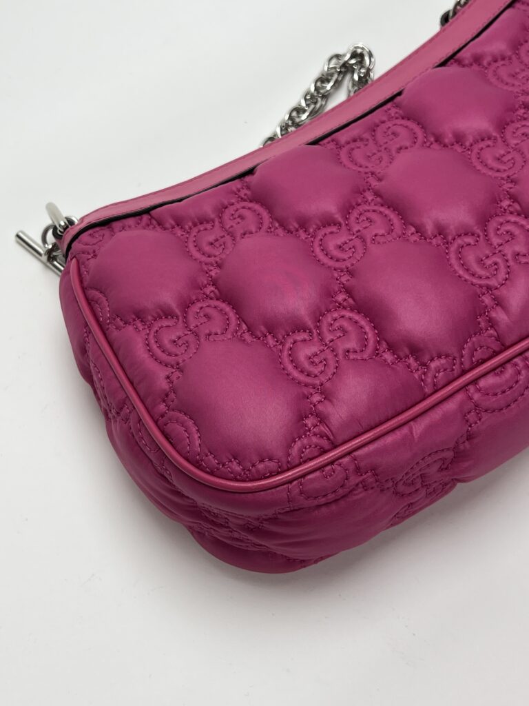 angolo 3 Gucci GG Matelassé Nylon Fucsia