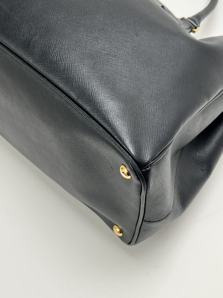 angolo 1 Prada Galleria Saffiano Nera Vintage