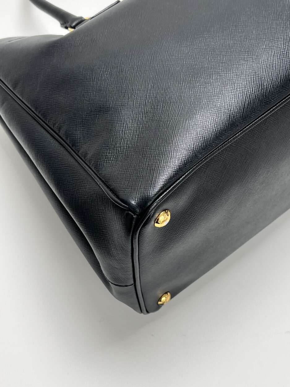 angolo 2 Prada Galleria Saffiano Nera Vintage