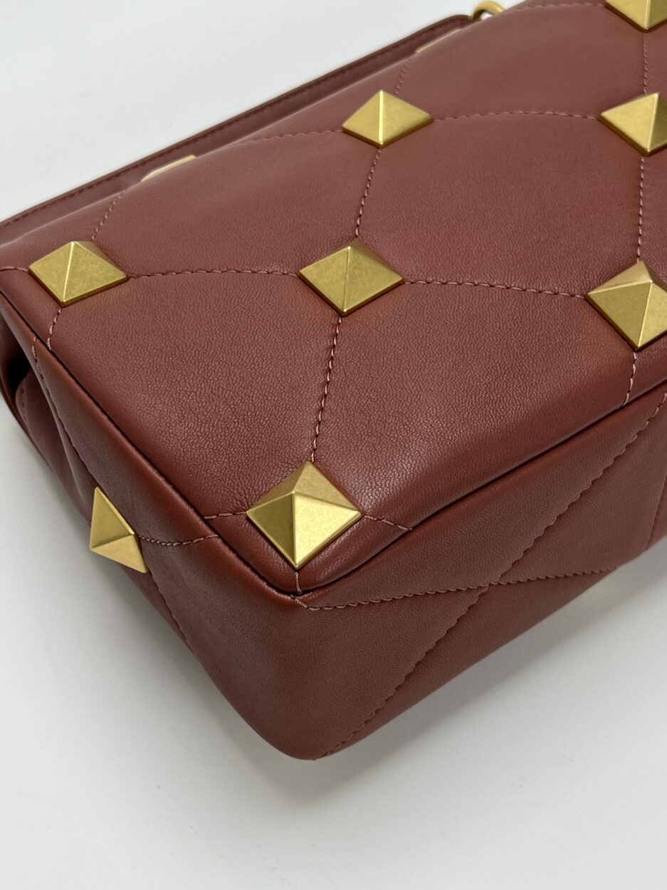 angolo 4 Valentino Roman Stud Rosa Antico