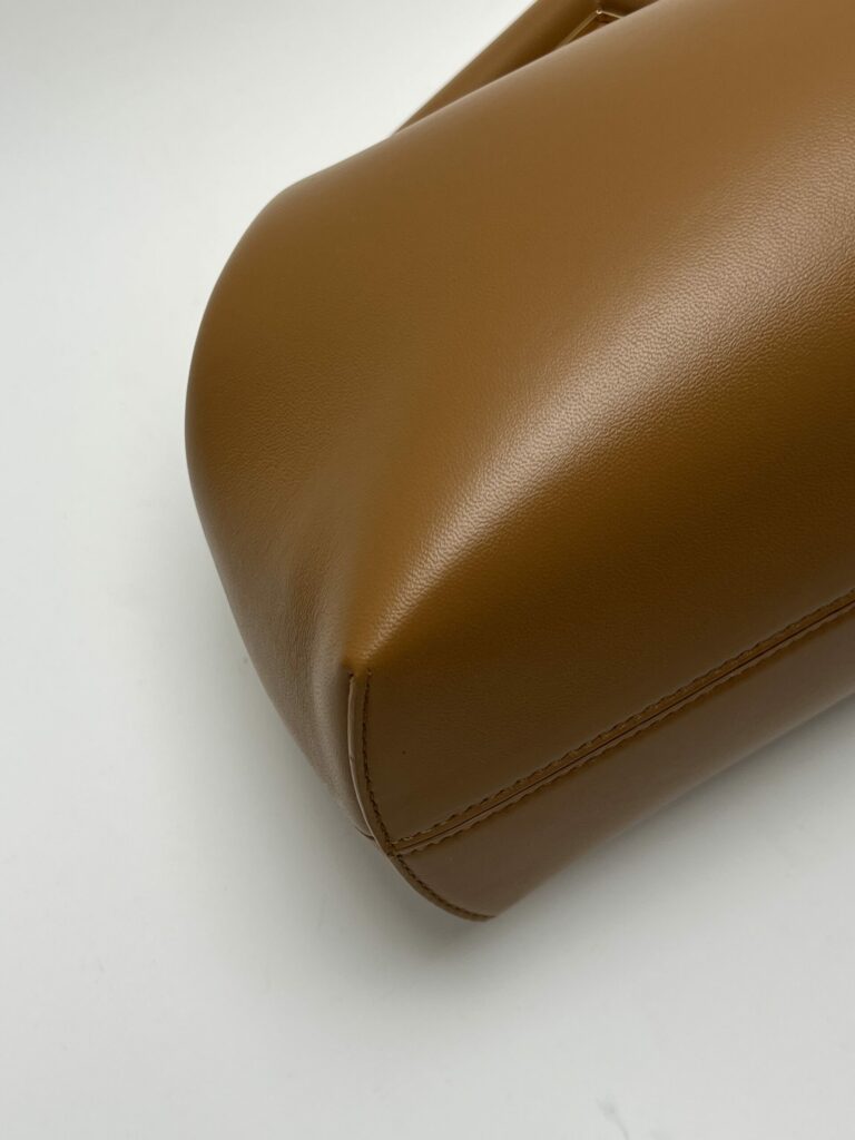 angolo 2 Fendi First Medium Marrone