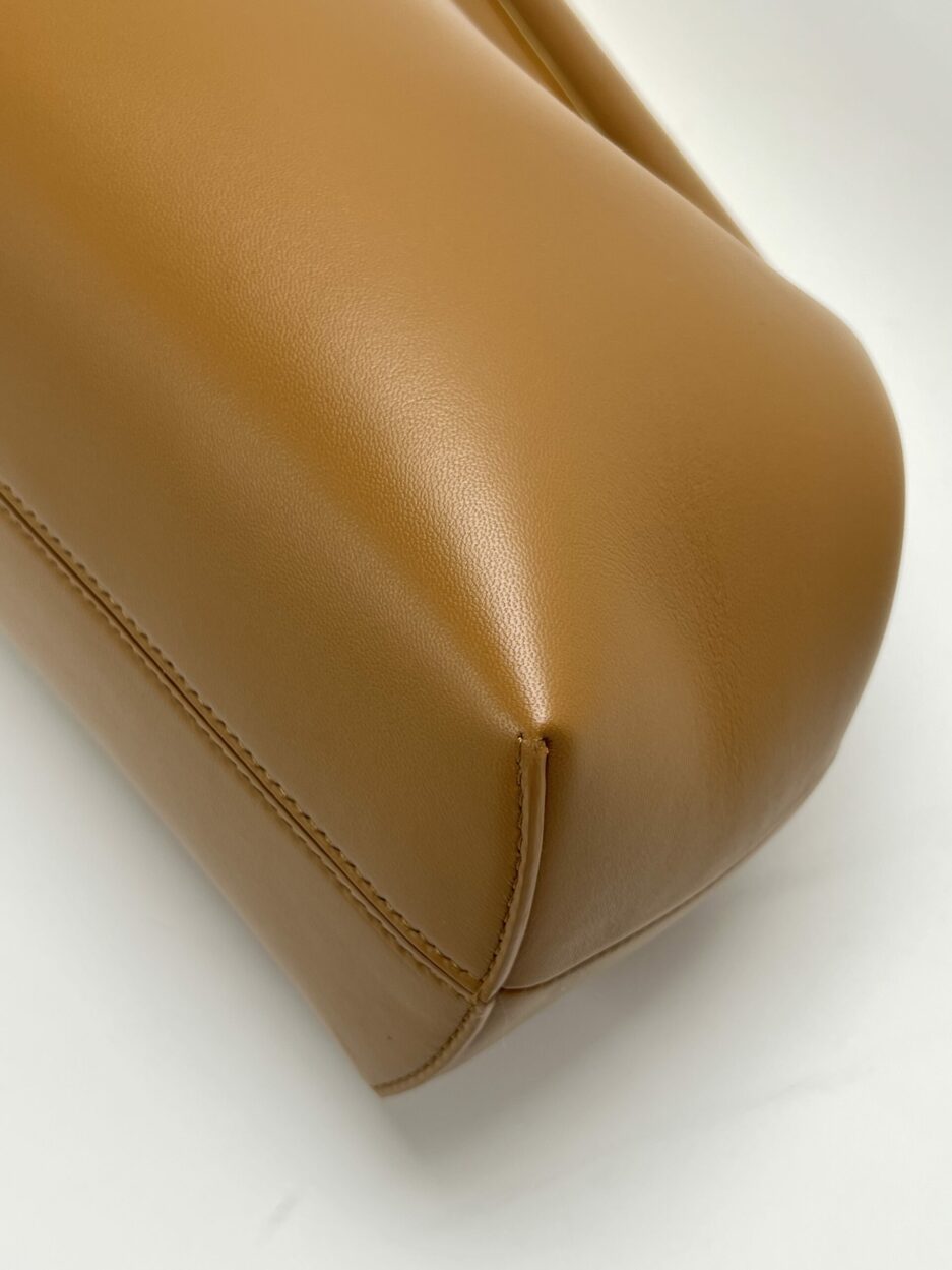 angolo 3 Fendi First Medium Marrone