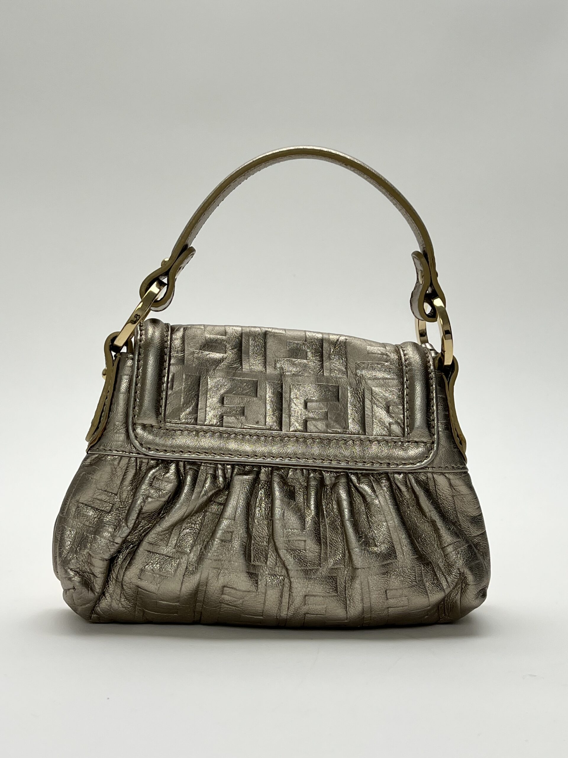 IMG_8361 dettaglio pelle FF dorata Fendi Mini Chef Vintage posteriore