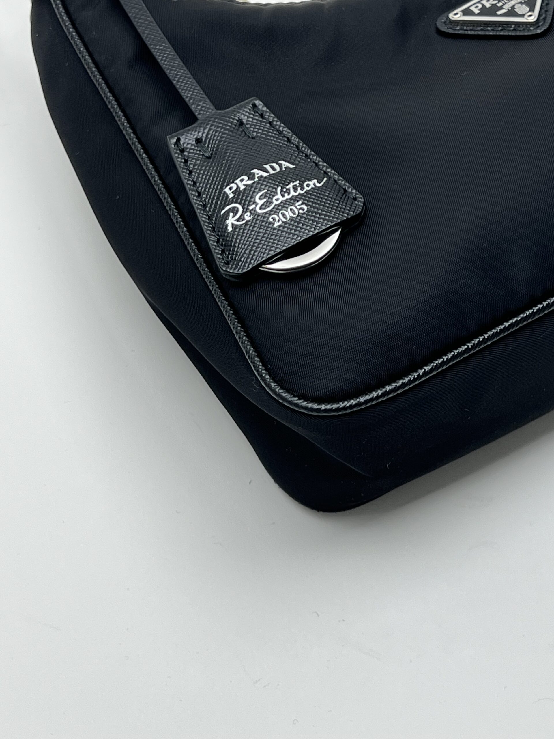 IMG_9085 accessori Prada Re-Edition 2005 nylon nero