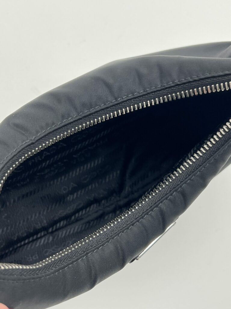 interno Prada Re-Edition 2005 nylon nero