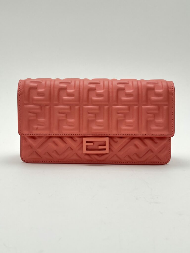 dettaglio tessuto Fendi Baguette WOC Rosa Salmone