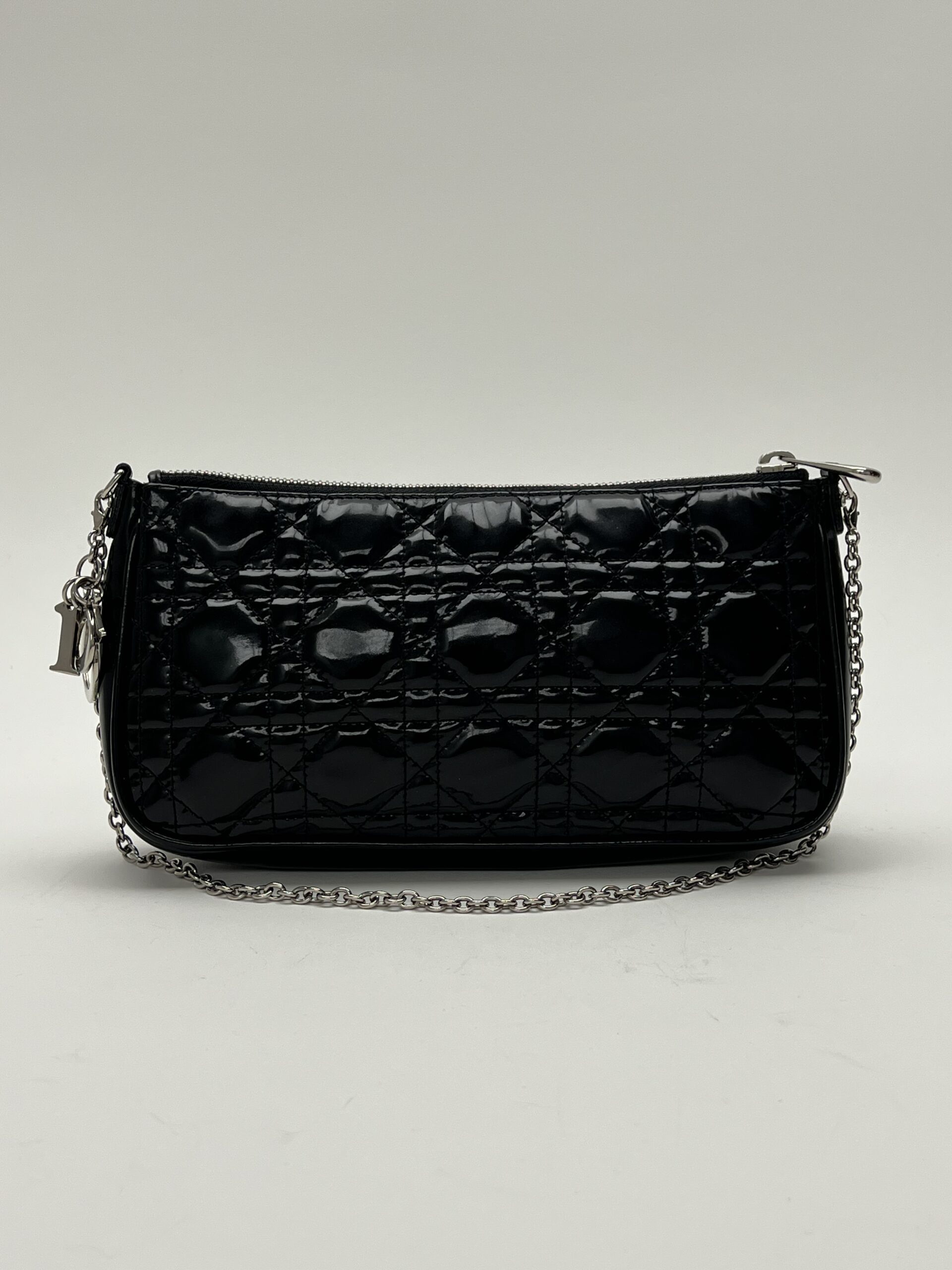 IMG_3307 dettaglio pelle verniciata posteriore Dior Lady Dior Pochette 2009