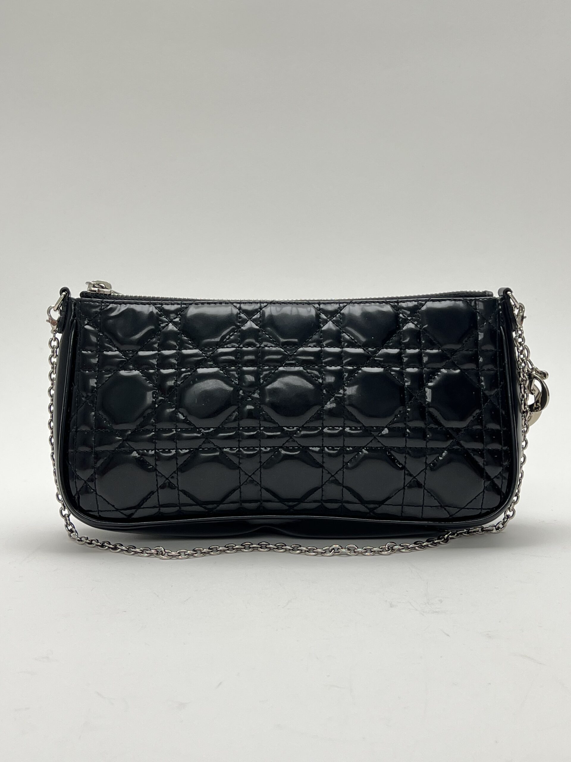 IMG_3308 dettaglio pelle verniciata frontale Dior Lady Dior Pochette 2009