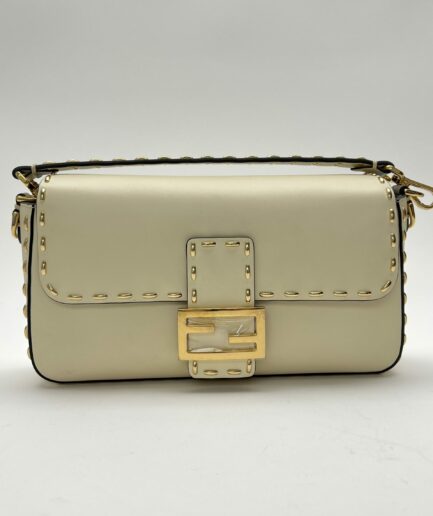 Fendi Baguette pelle burro con chiusura FF dorata