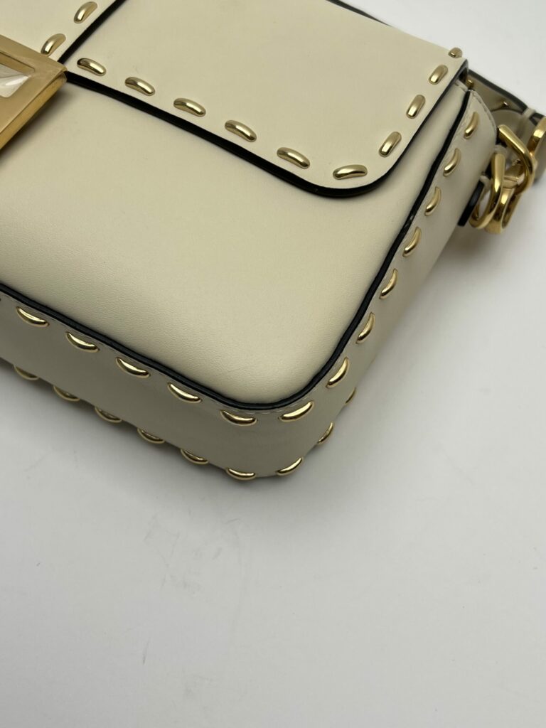 angolo 1 Fendi Baguette pelle burro