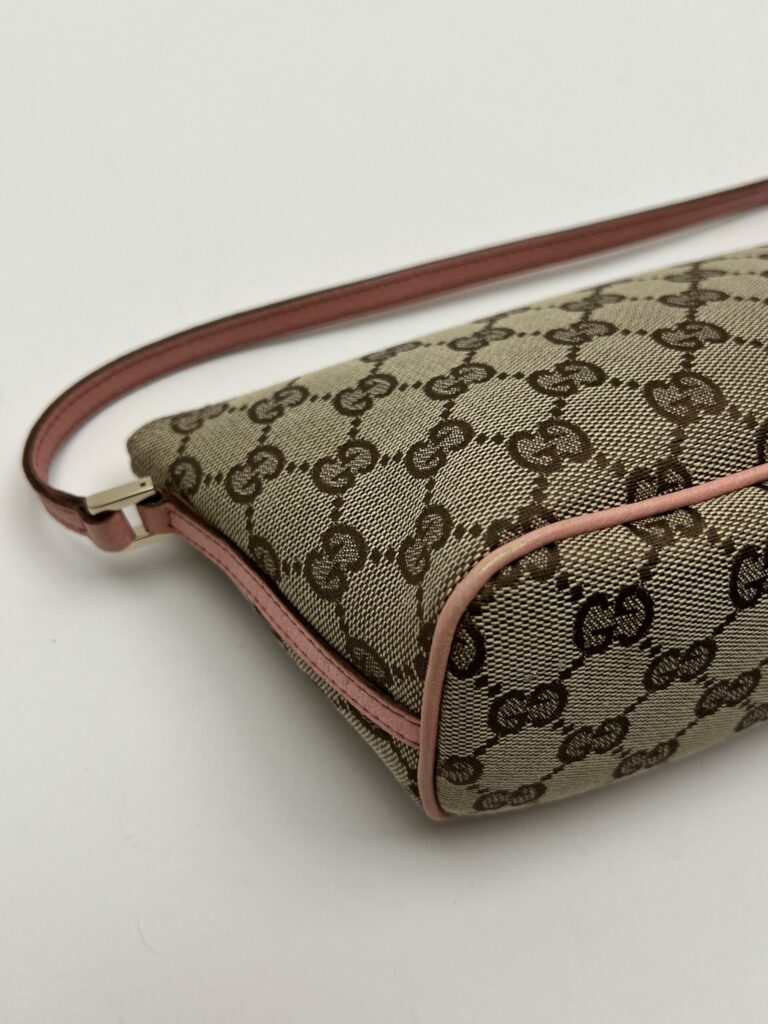 angolo 4 Gucci Pochette GG Supreme Rosa