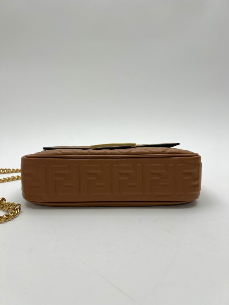 fondo borsa Fendi Baguette Chain Midi marrone