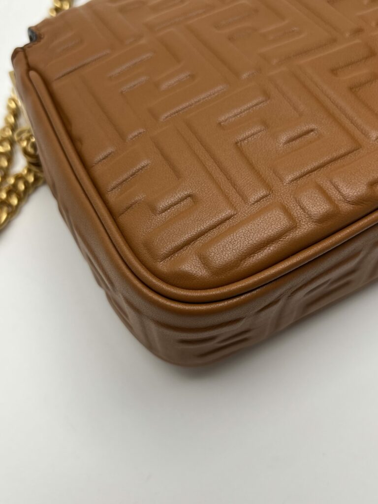 angolo 4 Fendi Baguette Chain Midi marrone