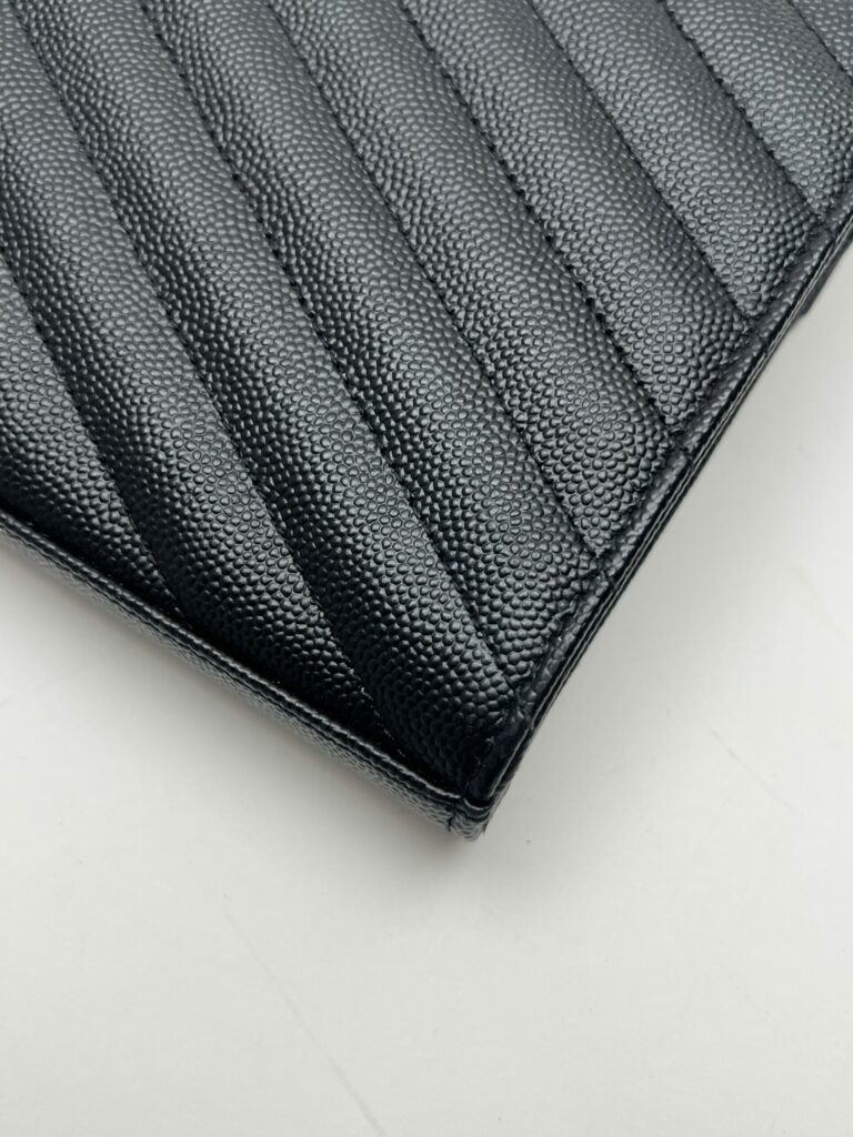 angolo 3 Saint Laurent Cassandre WOC 2024