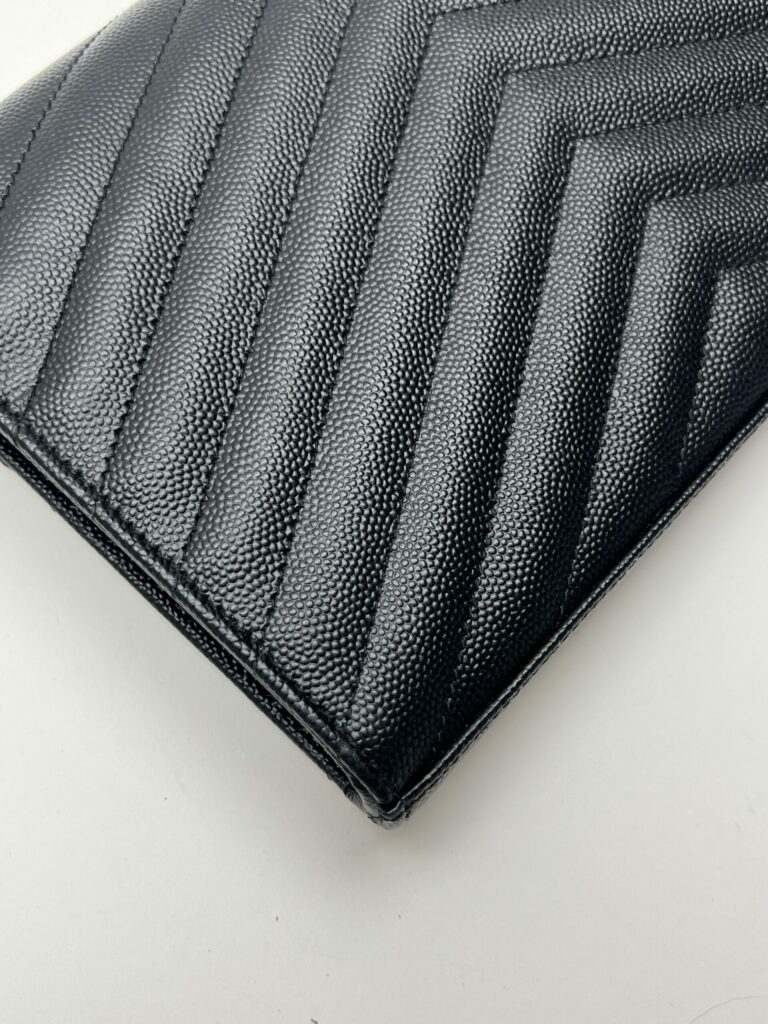angolo 4 Saint Laurent Cassandre WOC 2024