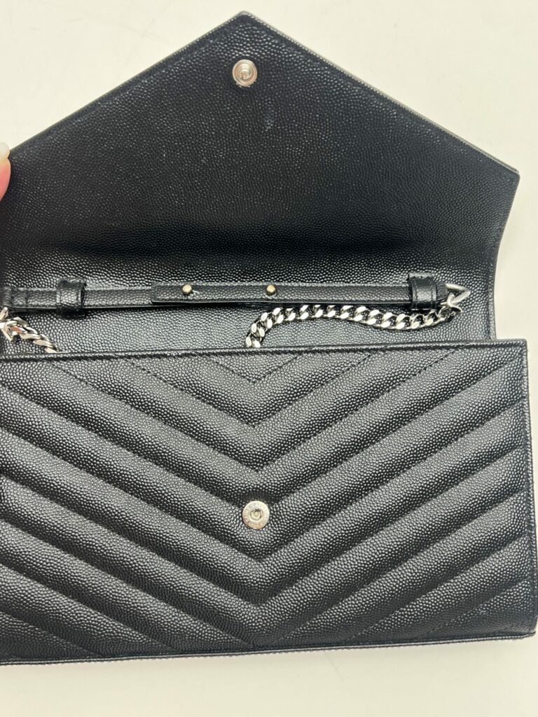 fondo borsa Saint Laurent Cassandre WOC 2024