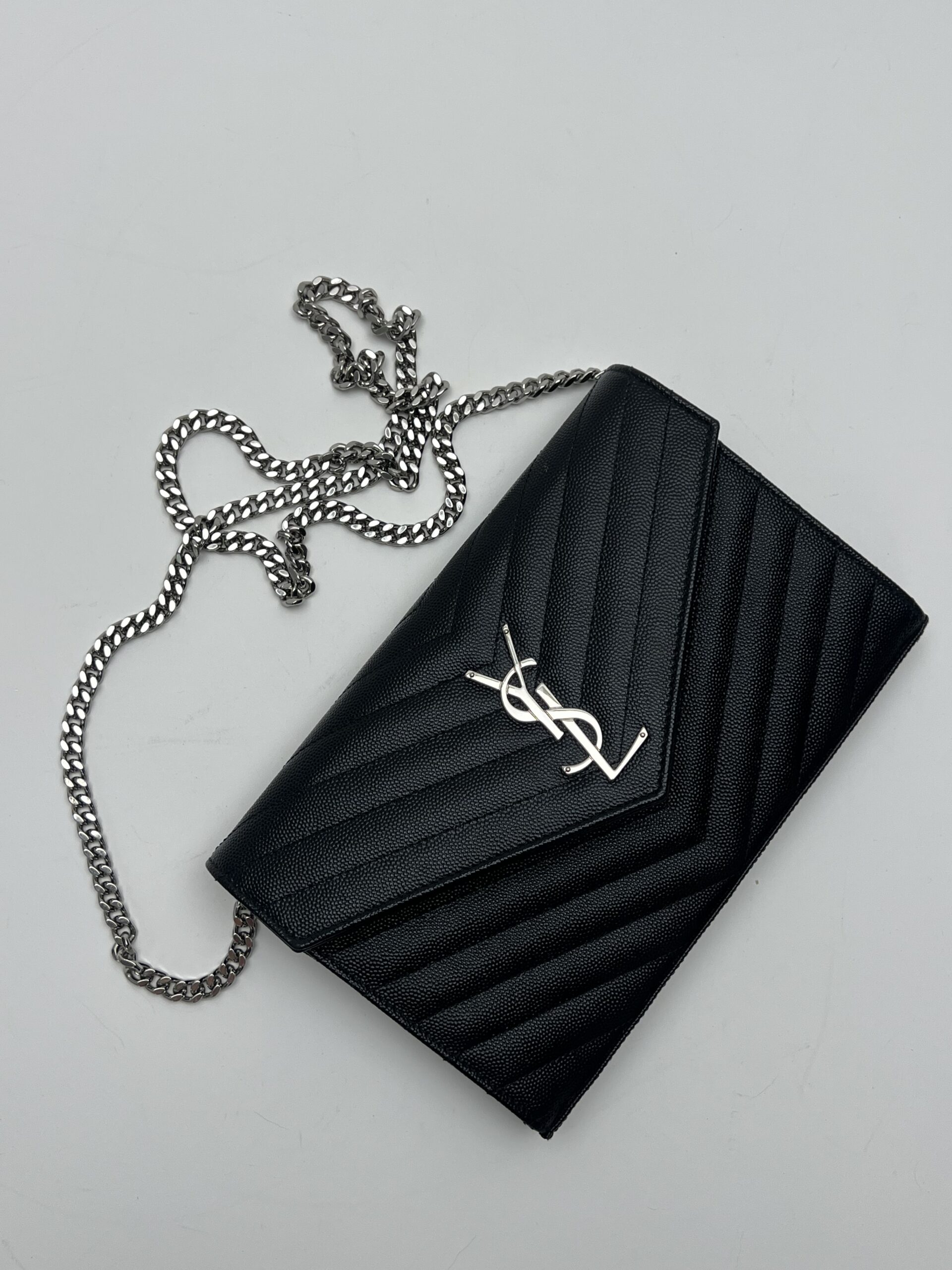 IMG_0615 accessori Saint Laurent Cassandre WOC 2024