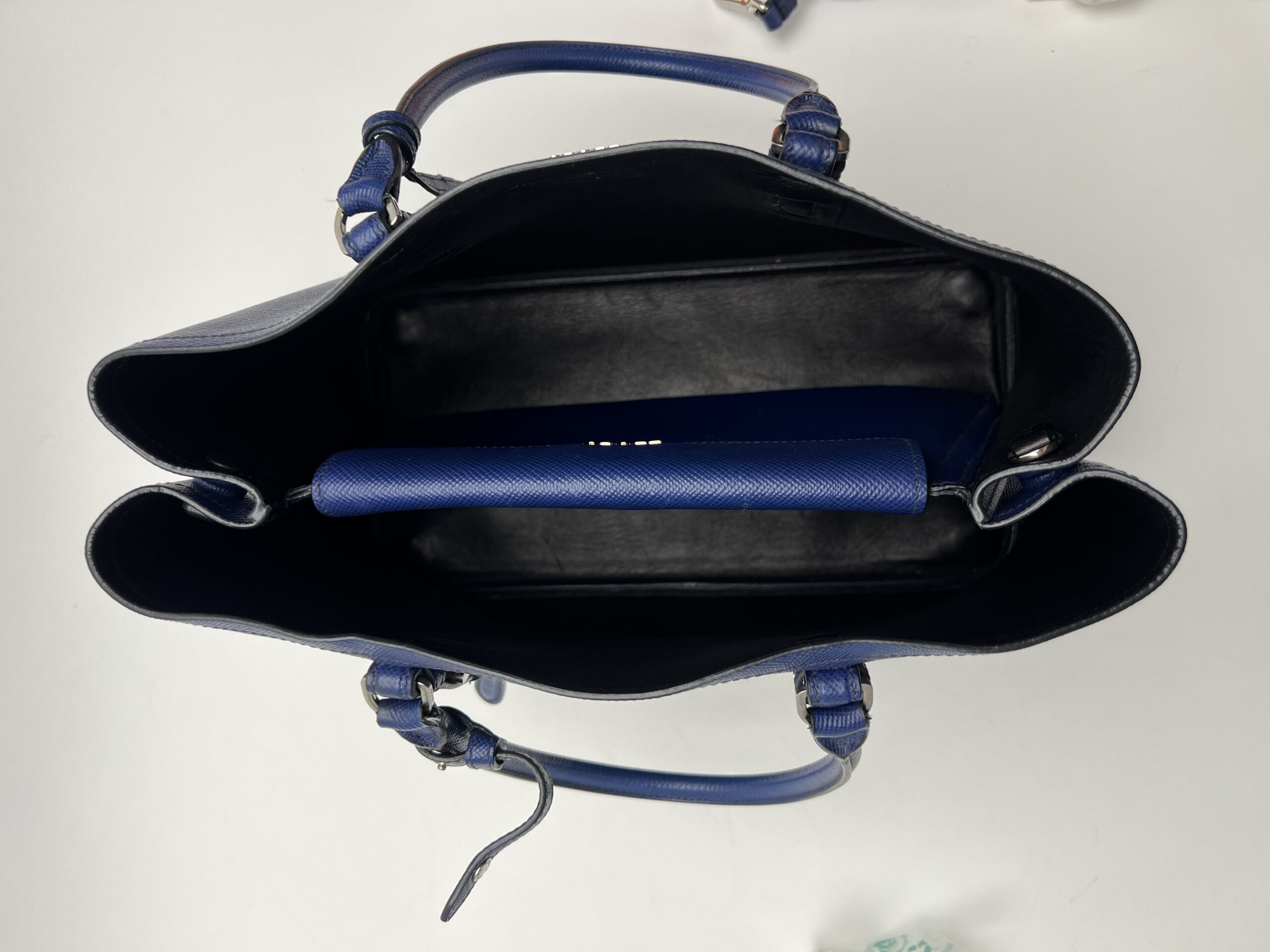 IMG_0824 interno Prada Double Saffiano Blu con scomparti