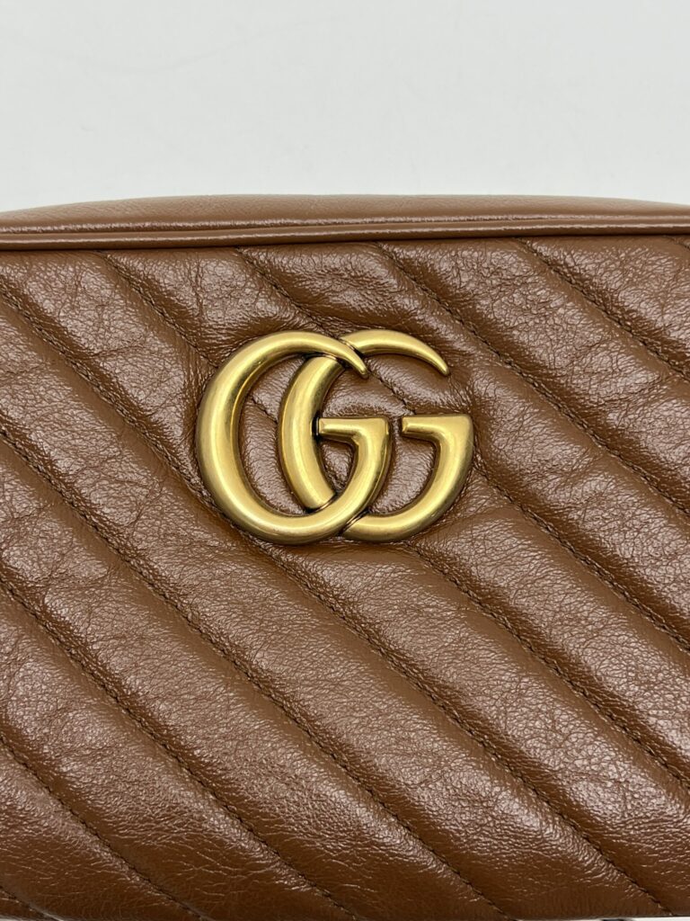 dettaglio tessuto Gucci GG Marmont Camera Bag 2024