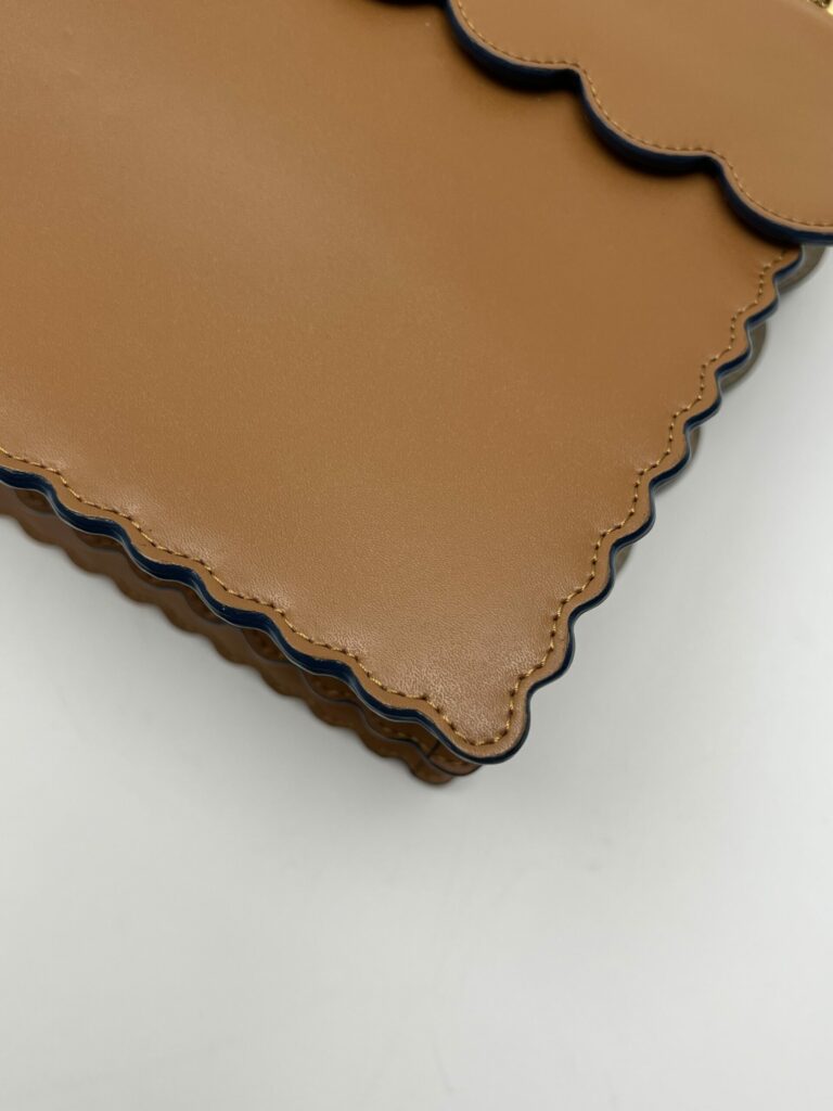 angolo 3 Fendi Kan I Marrone