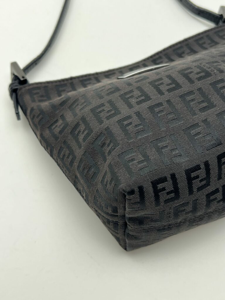 angolo 1 Fendi Pochette Vintage